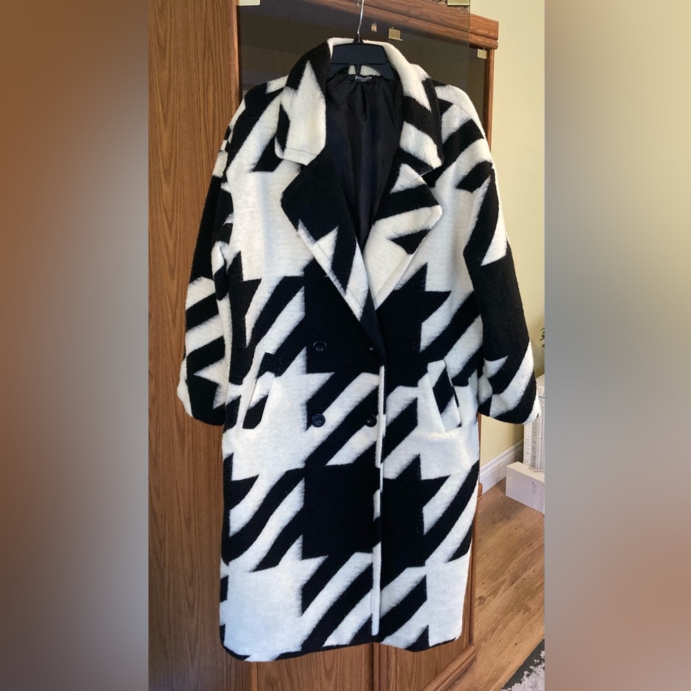 Froccella Black and White Coat